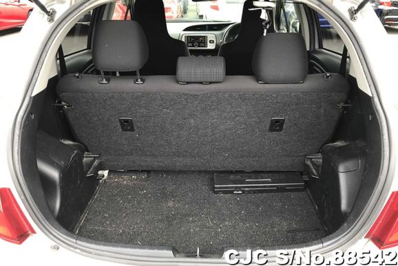 2015 Toyota Vitz Silver for sale | Stock No. 88542 | Japanese Used